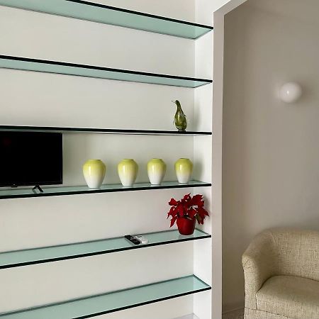 Modern Apartment Navigli Milan Bagian luar foto