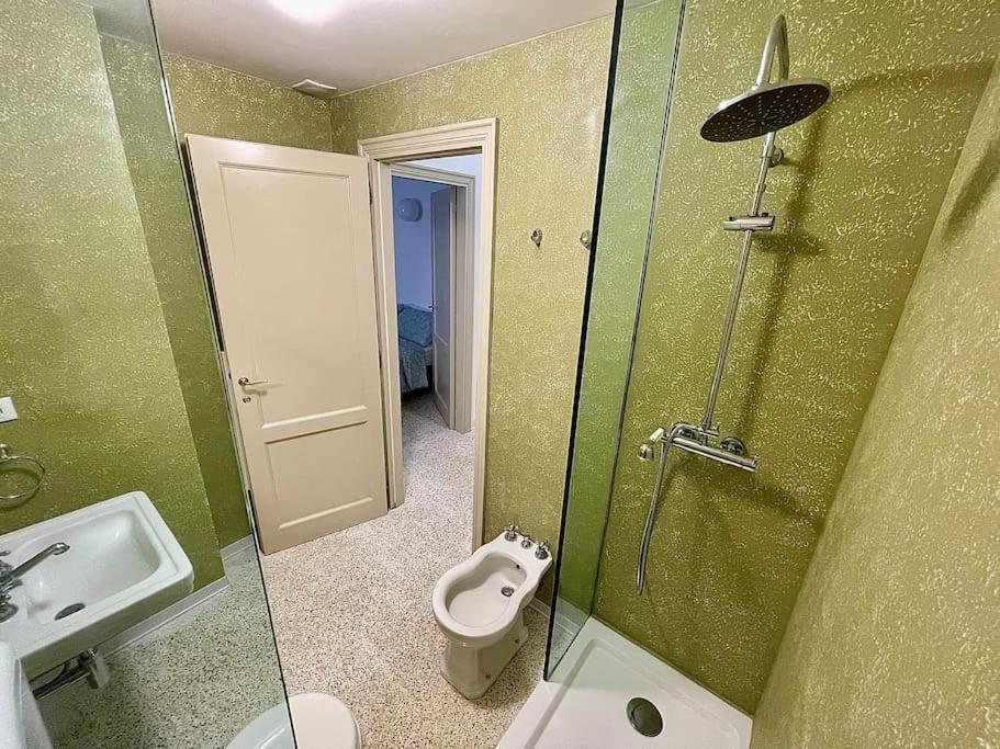 Modern Apartment Navigli Milan Bagian luar foto