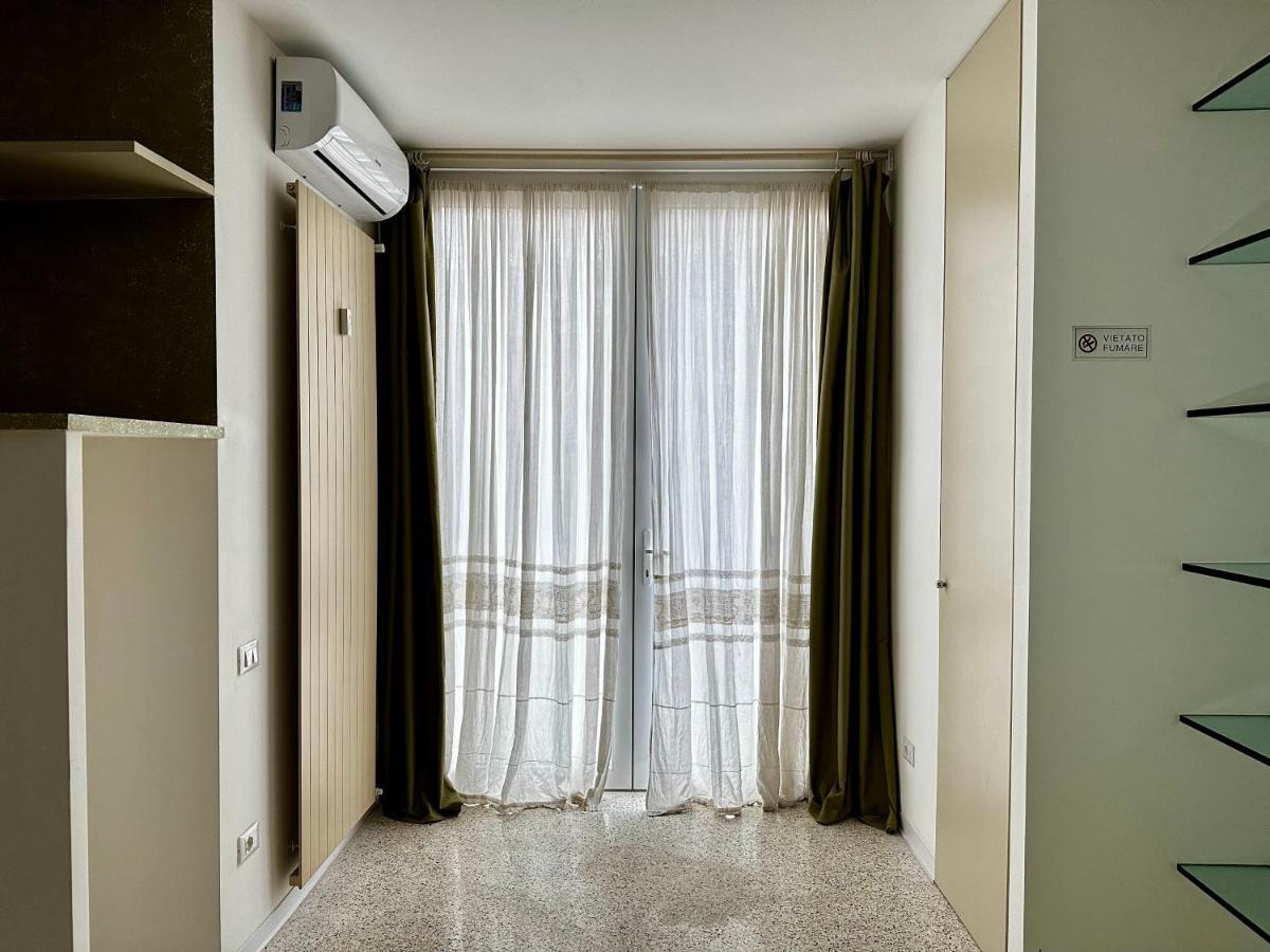 Modern Apartment Navigli Milan Bagian luar foto