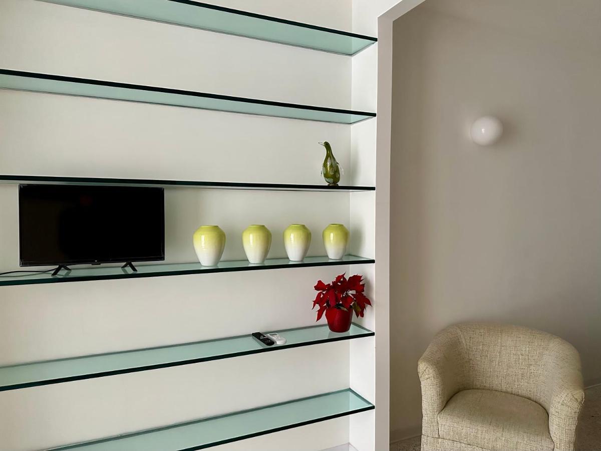 Modern Apartment Navigli Milan Bagian luar foto